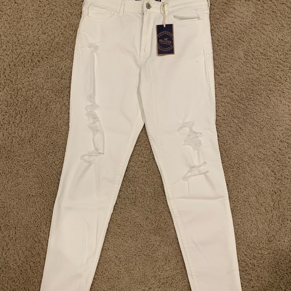 Brand new never worn white hoister cropped jeans